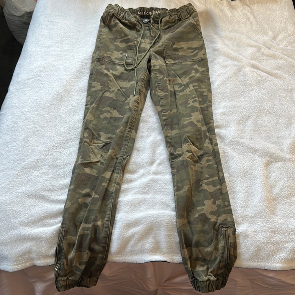 American Eagle camo jeans